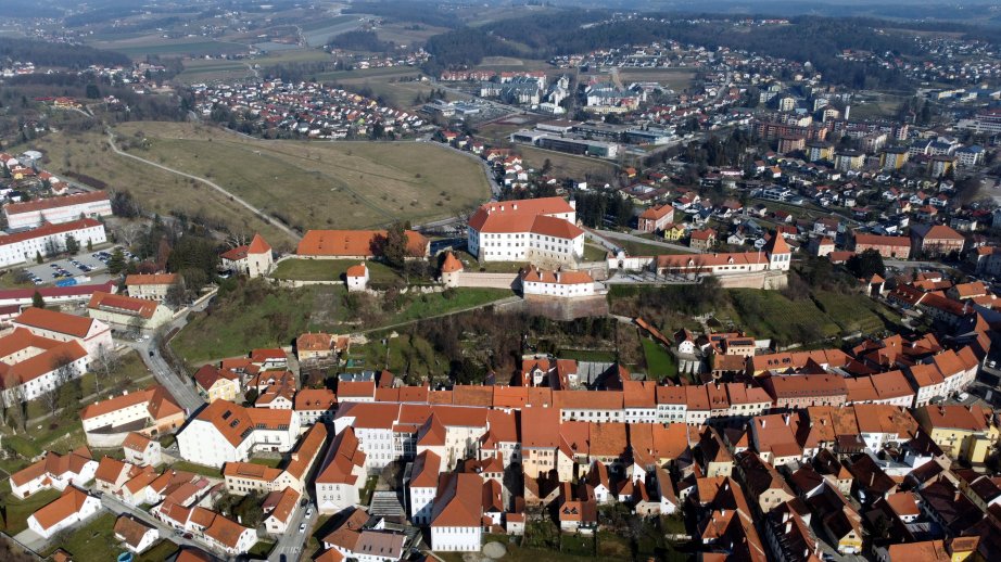 Pogled na Ptujski grad iz višine