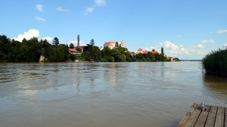 Ptuj preko reke Drave