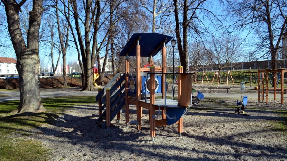 Otroška igrala v Ptujskem parku